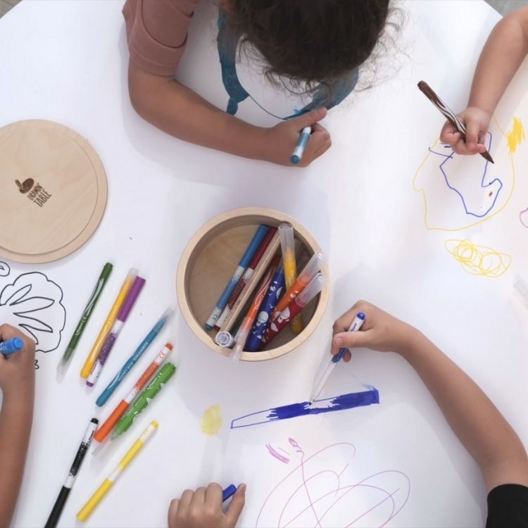 table ronde dessin enfant