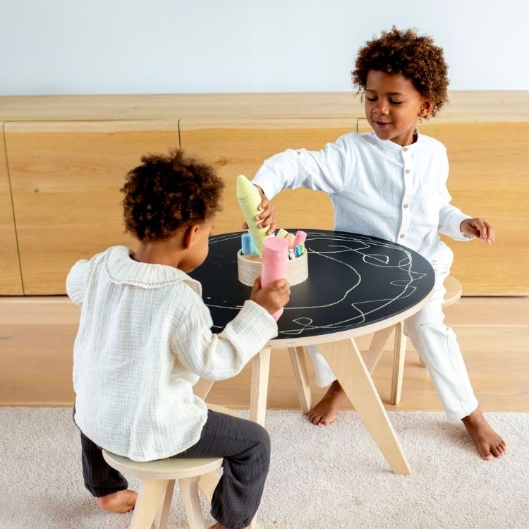 table activités enfant dessin en bois