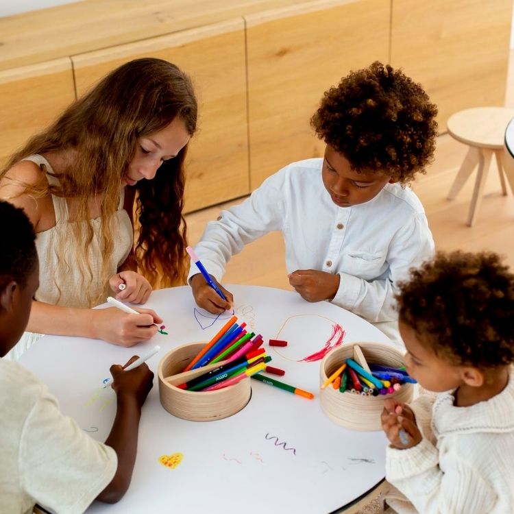 mobilier enfant table à colorier