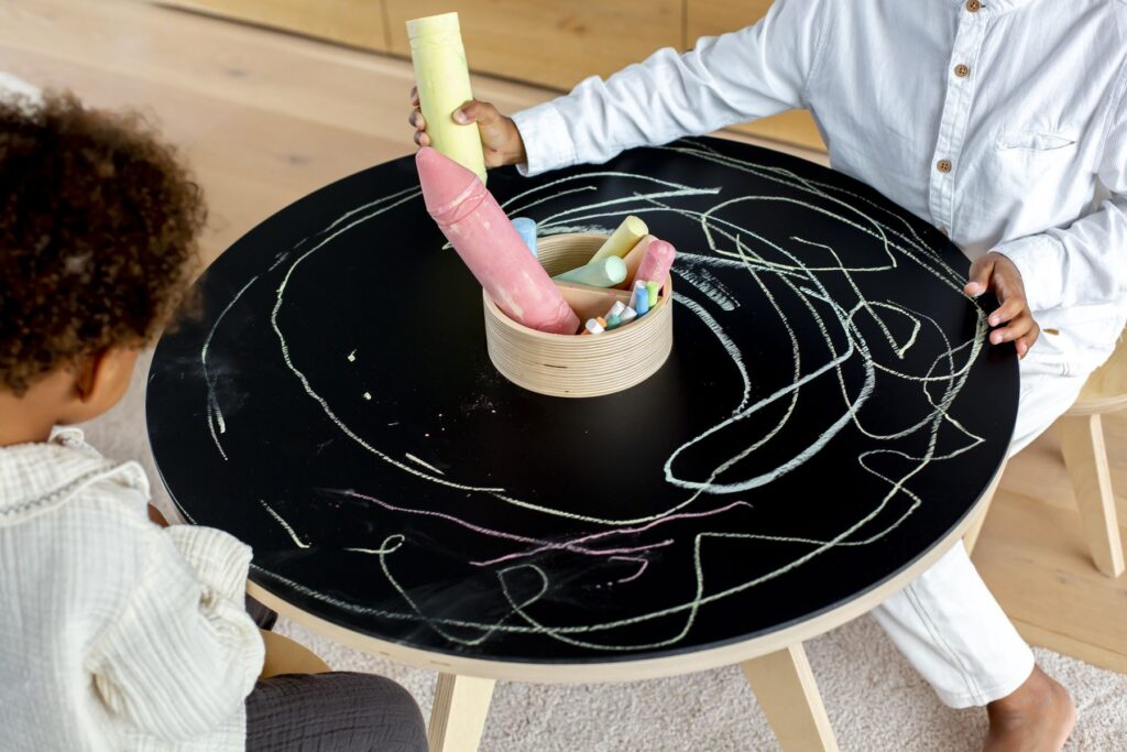 table maternelle craie