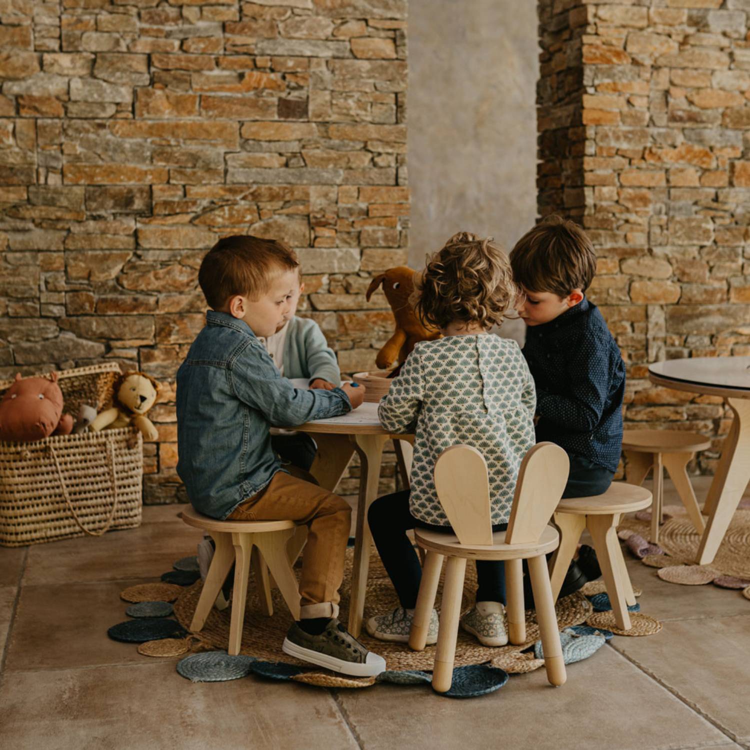 Ensemble 2 chaises et table enfant Lapin | Bois naturel