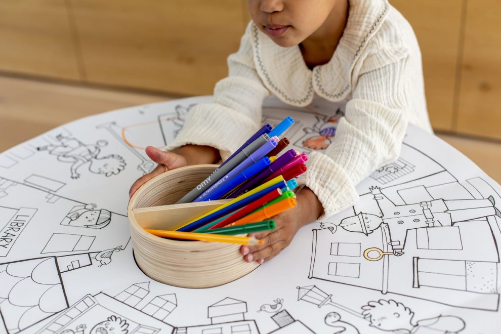 children's waiting room doctor drawing table